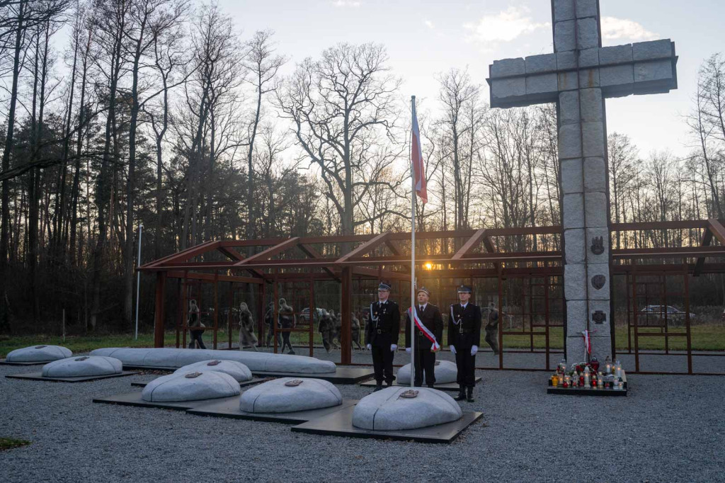 Upamiętnili pamięć Żołnierzy Wyklętych w Starym Grodkowie [zdjęcia]