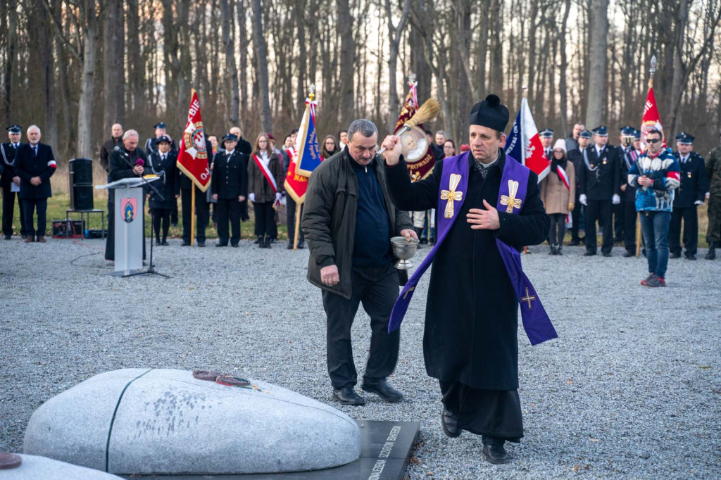 Upamiętnili pamięć Żołnierzy Wyklętych w Starym Grodkowie [zdjęcia]