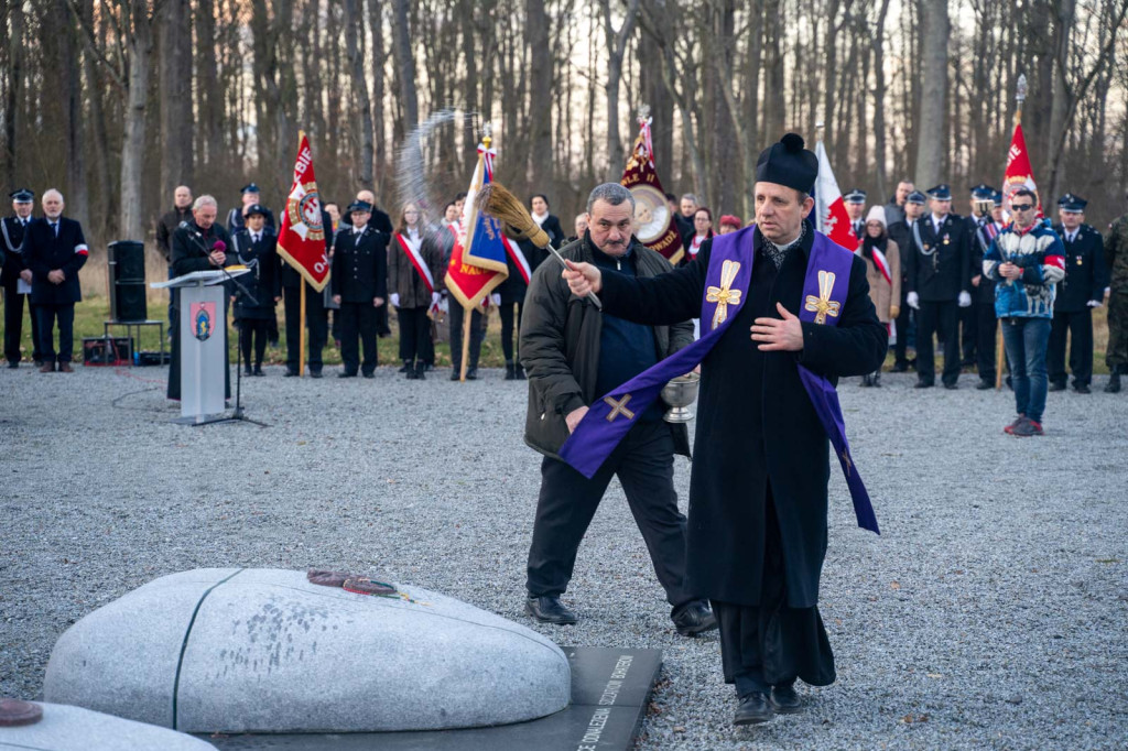 Upamiętnili pamięć Żołnierzy Wyklętych w Starym Grodkowie [zdjęcia]