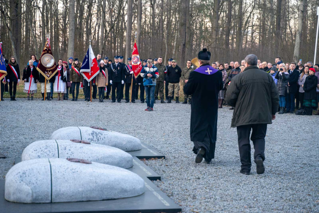 Upamiętnili pamięć Żołnierzy Wyklętych w Starym Grodkowie [zdjęcia]