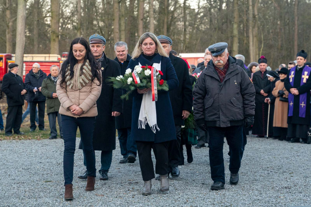 Upamiętnili pamięć Żołnierzy Wyklętych w Starym Grodkowie [zdjęcia]