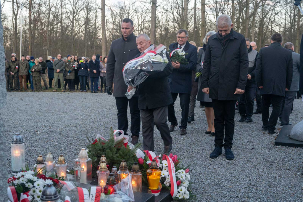 Upamiętnili pamięć Żołnierzy Wyklętych w Starym Grodkowie [zdjęcia]