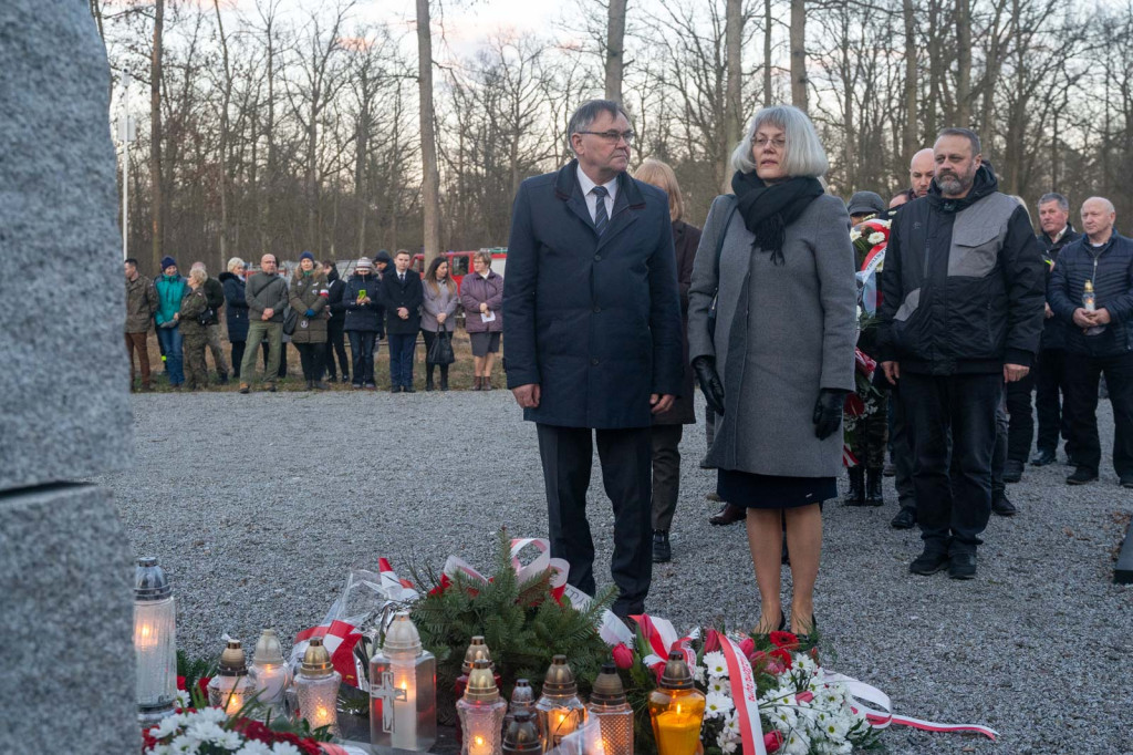 Upamiętnili pamięć Żołnierzy Wyklętych w Starym Grodkowie [zdjęcia]