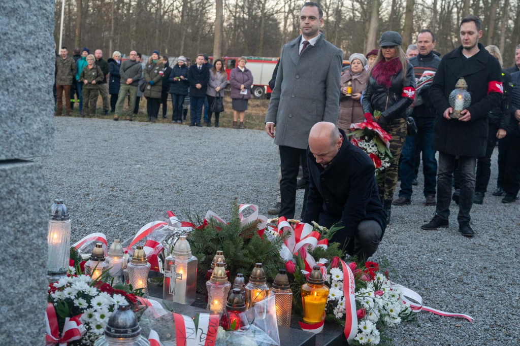 Upamiętnili pamięć Żołnierzy Wyklętych w Starym Grodkowie [zdjęcia]