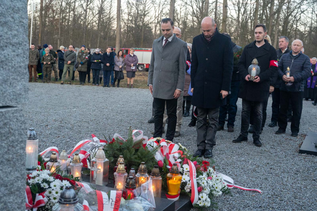 Upamiętnili pamięć Żołnierzy Wyklętych w Starym Grodkowie [zdjęcia]