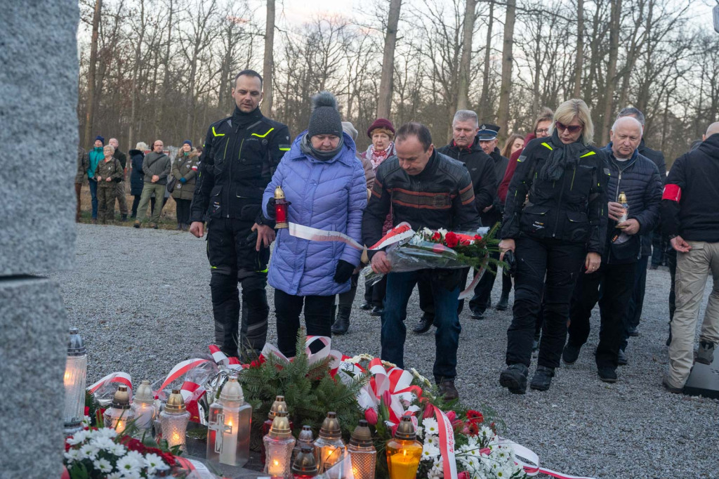 Upamiętnili pamięć Żołnierzy Wyklętych w Starym Grodkowie [zdjęcia]