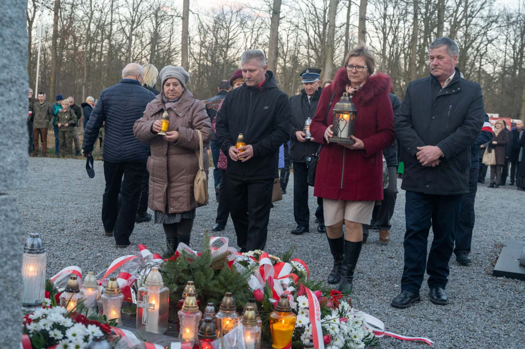 Upamiętnili pamięć Żołnierzy Wyklętych w Starym Grodkowie [zdjęcia]