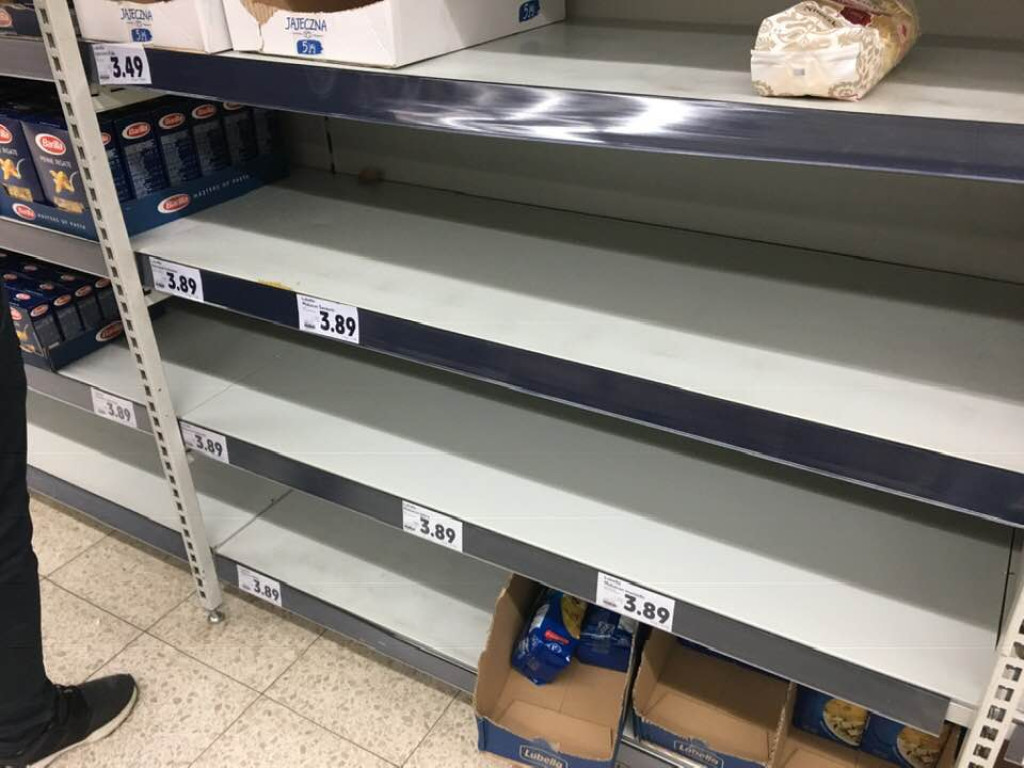 Koronawirus - szał zakupowy i panika w brzeskich sklepach, marketach i aptekach