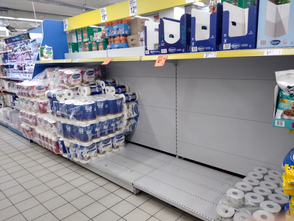 Koronawirus - szał zakupowy i panika w brzeskich sklepach, marketach i aptekach