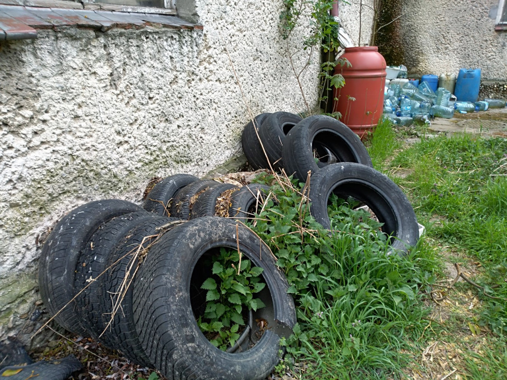 Zrobili chlew i się wynieśli?