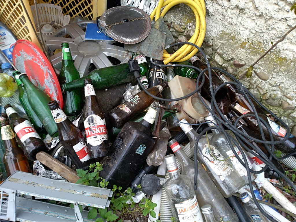 Zrobili chlew i się wynieśli?