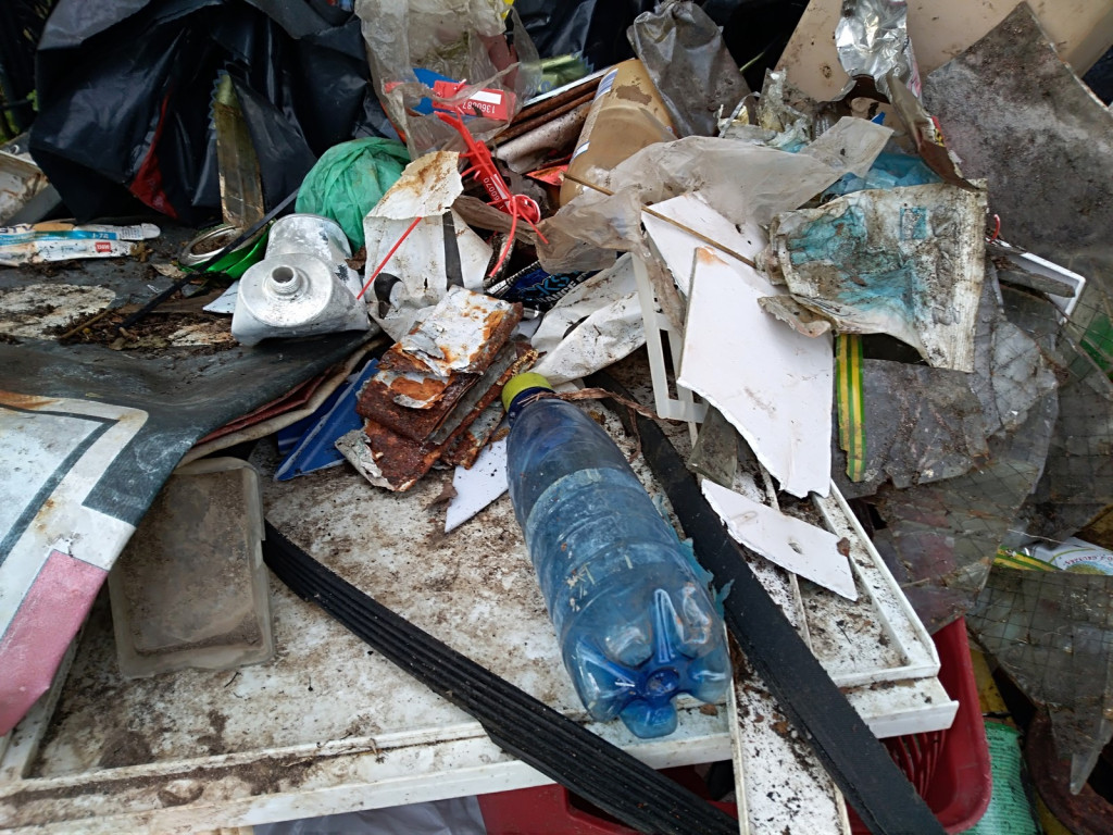 Zrobili chlew i się wynieśli?