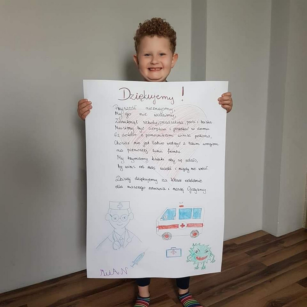 #BrawoDlaWas - Przedszkolaki z Lewina Brzeskiego dziękują służbom za ich pracę w czasie epidemii