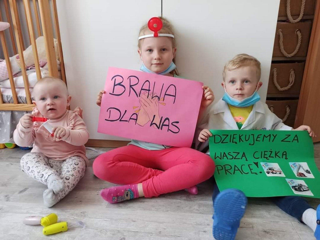 #BrawoDlaWas - Przedszkolaki z Lewina Brzeskiego dziękują służbom za ich pracę w czasie epidemii