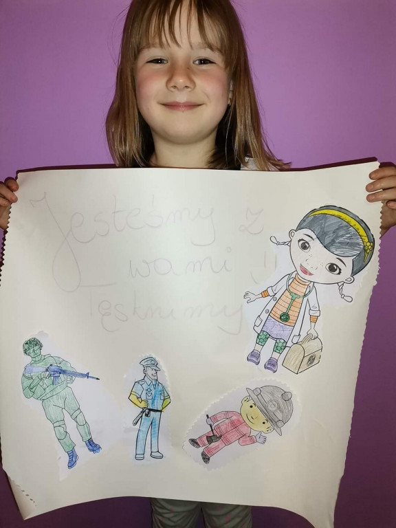 #BrawoDlaWas - Przedszkolaki z Lewina Brzeskiego dziękują służbom za ich pracę w czasie epidemii