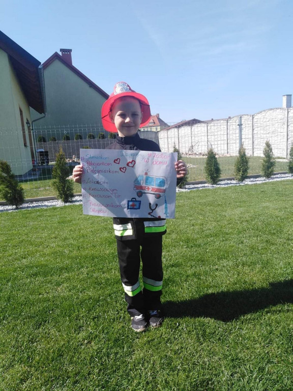 #BrawoDlaWas - Przedszkolaki z Lewina Brzeskiego dziękują służbom za ich pracę w czasie epidemii