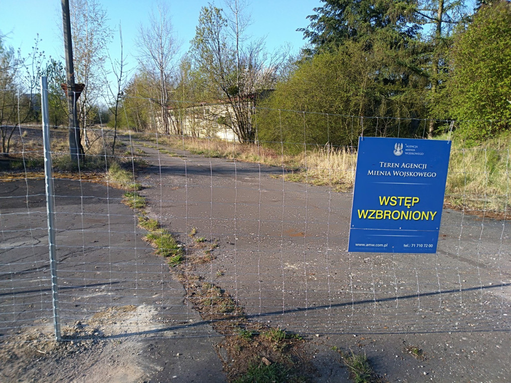 Budowa płotu, czyli kabaret na brzeskiej Zielonce - felieton Marka Popowskiego