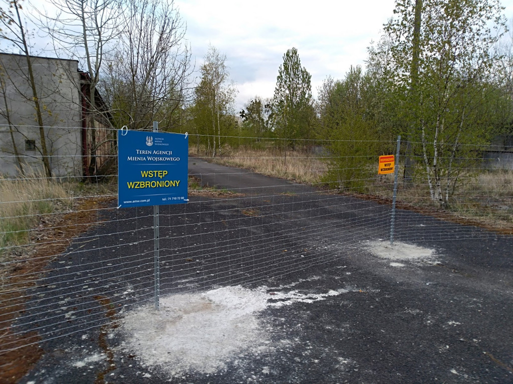 Budowa płotu, czyli kabaret na brzeskiej Zielonce - felieton Marka Popowskiego