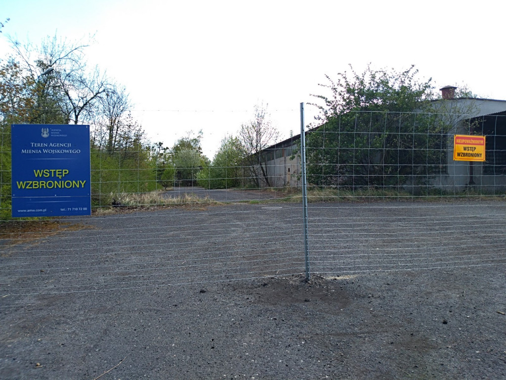 Budowa płotu, czyli kabaret na brzeskiej Zielonce - felieton Marka Popowskiego