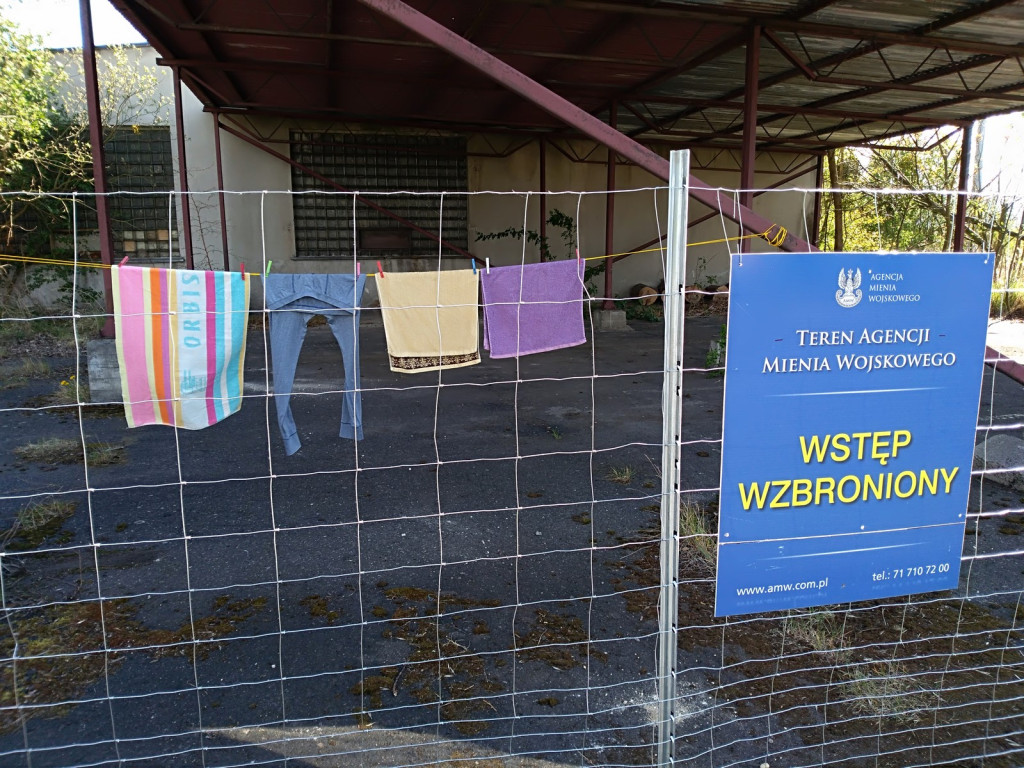 Budowa płotu, czyli kabaret na brzeskiej Zielonce - felieton Marka Popowskiego