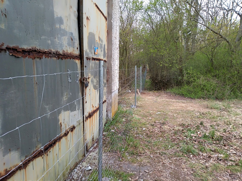 Budowa płotu, czyli kabaret na brzeskiej Zielonce - felieton Marka Popowskiego