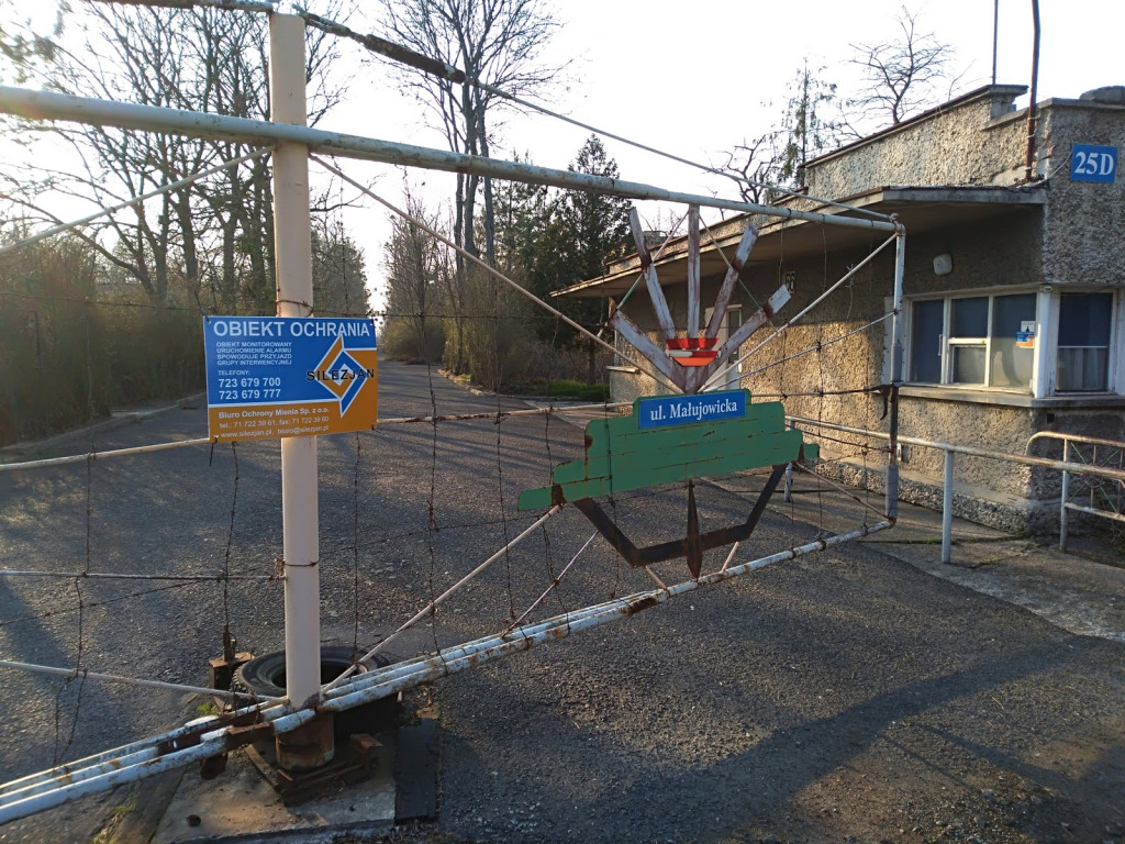 Budowa płotu, czyli kabaret na brzeskiej Zielonce - felieton Marka Popowskiego