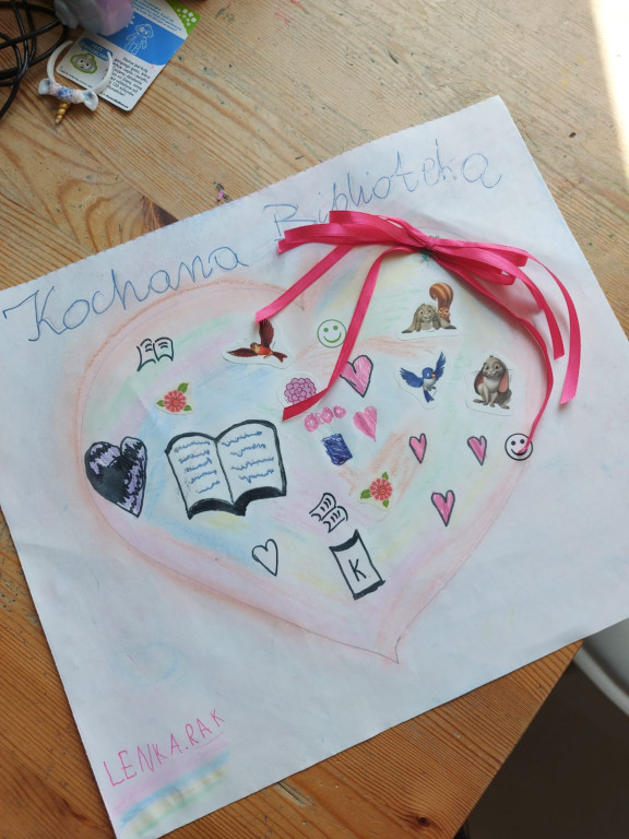 Dzieci z PP1 w Lewinie Brzeskim dziękują bibliotekarzom za ich pracę!