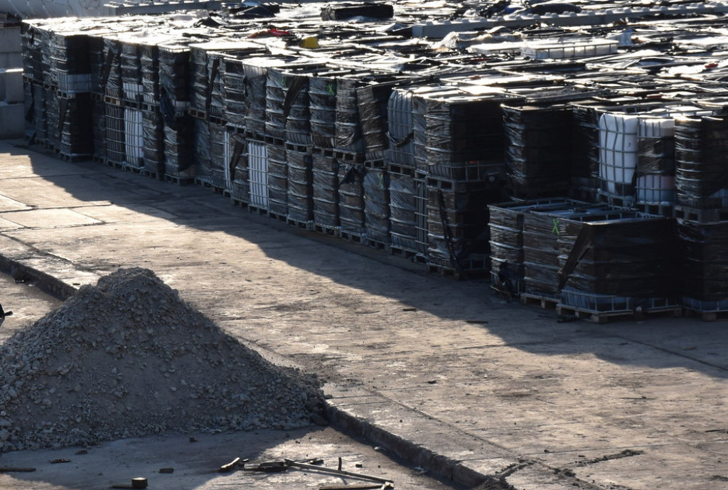 Nowe informacje ws. składowania odpadów w Skarbimierzu-Osiedle. To działo się w sąsiedztwie Urzędu Gminy