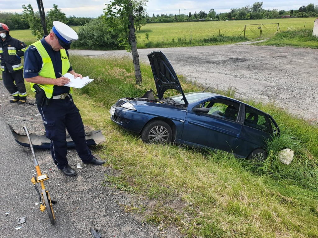 Zderzenie busa z osobówką na obwodnicy Brzegu