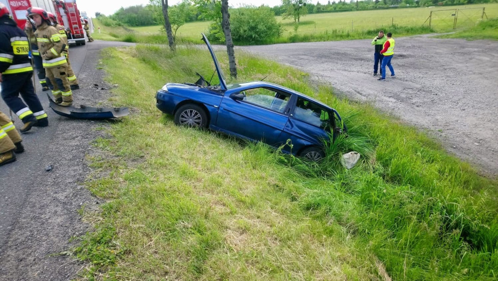 Zderzenie busa z osobówką na obwodnicy Brzegu