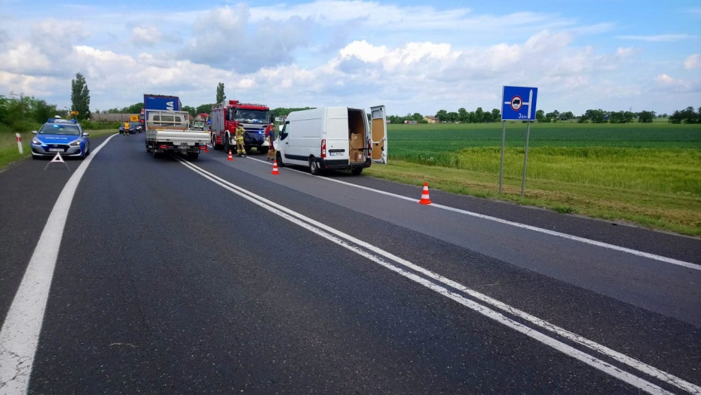 Zderzenie busa z osobówką na obwodnicy Brzegu