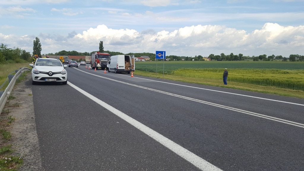 Zderzenie busa z osobówką na obwodnicy Brzegu