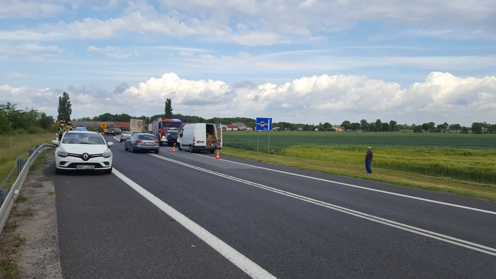 Zderzenie busa z osobówką na obwodnicy Brzegu