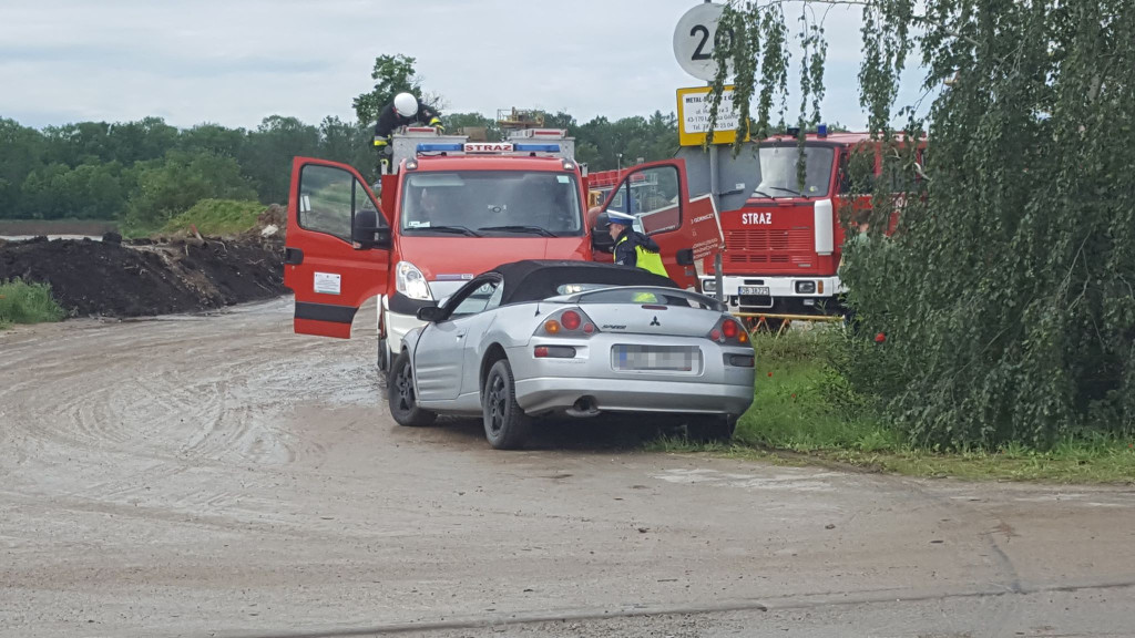 Dwa zdarzenia drogowe na terenie gminy Grodków. Poszkodowana maturzystka trafiła do szpitala