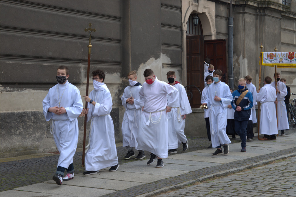 Boże Ciało i procesje w czasie epidemii. Mimo utrudnień i ograniczeń było bardzo uroczyście (ZDJĘCIA)