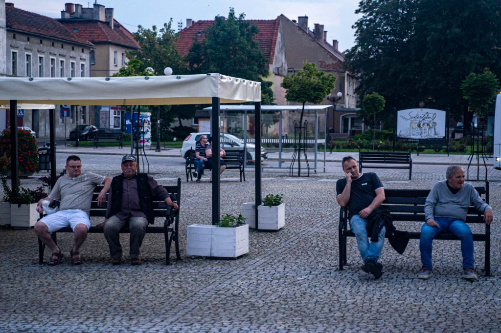 Hołd dla ofiar pierwszego transportu do KL Auschwitz. Projekcja filmów w Grodkowie