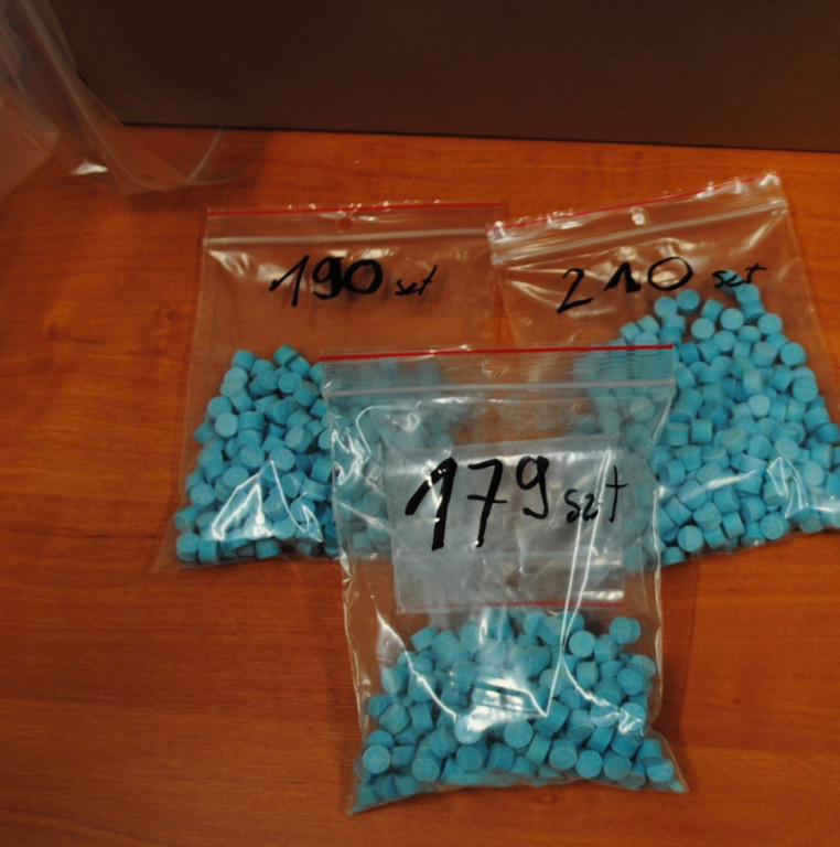 37-latek z Brzegu posiadał prawie 8 kg amfetaminy i 600 tabletek ecstasy