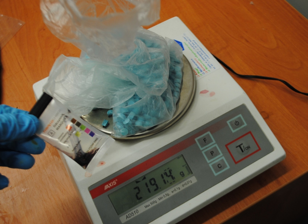 37-latek z Brzegu posiadał prawie 8 kg amfetaminy i 600 tabletek ecstasy