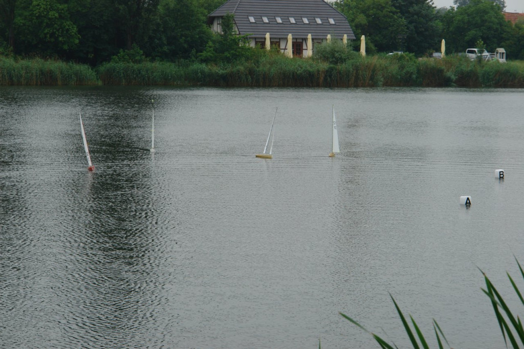 Regaty jachtów sterowane radiem w Brzegu