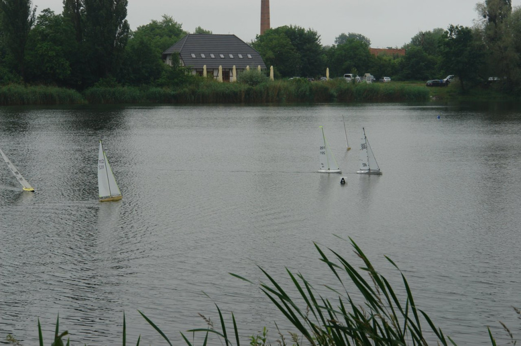 Regaty jachtów sterowane radiem w Brzegu