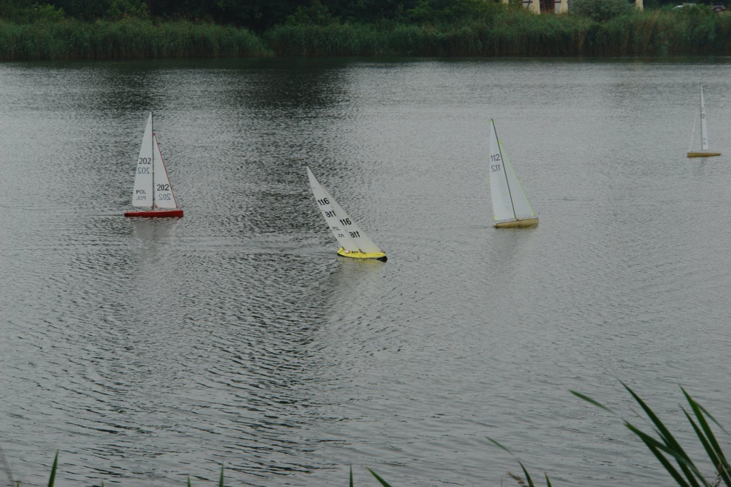 Regaty jachtów sterowane radiem w Brzegu