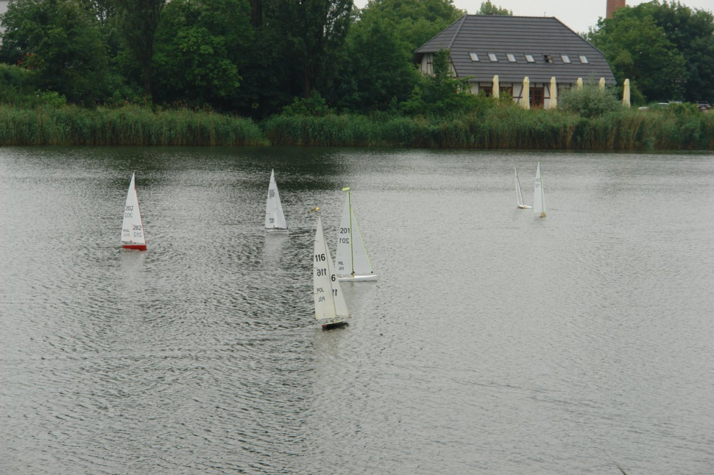 Regaty jachtów sterowane radiem w Brzegu
