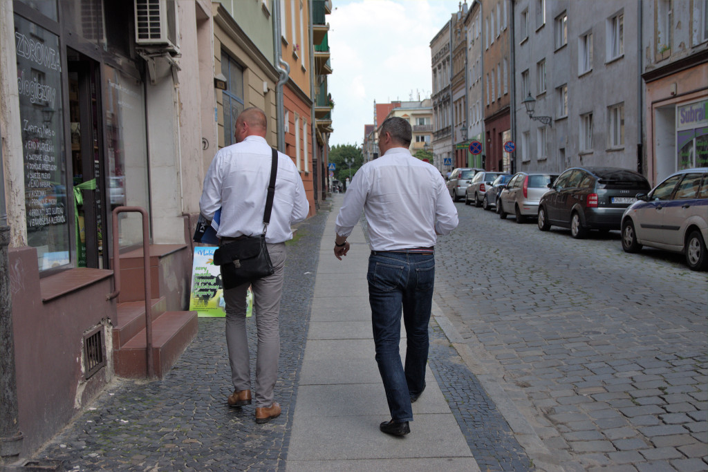 Posłowie Koalicji Obywatelskiej spotkali się dzisiaj z mieszkańcami Brzegu. Prowadzili agitację na ulicach miasta