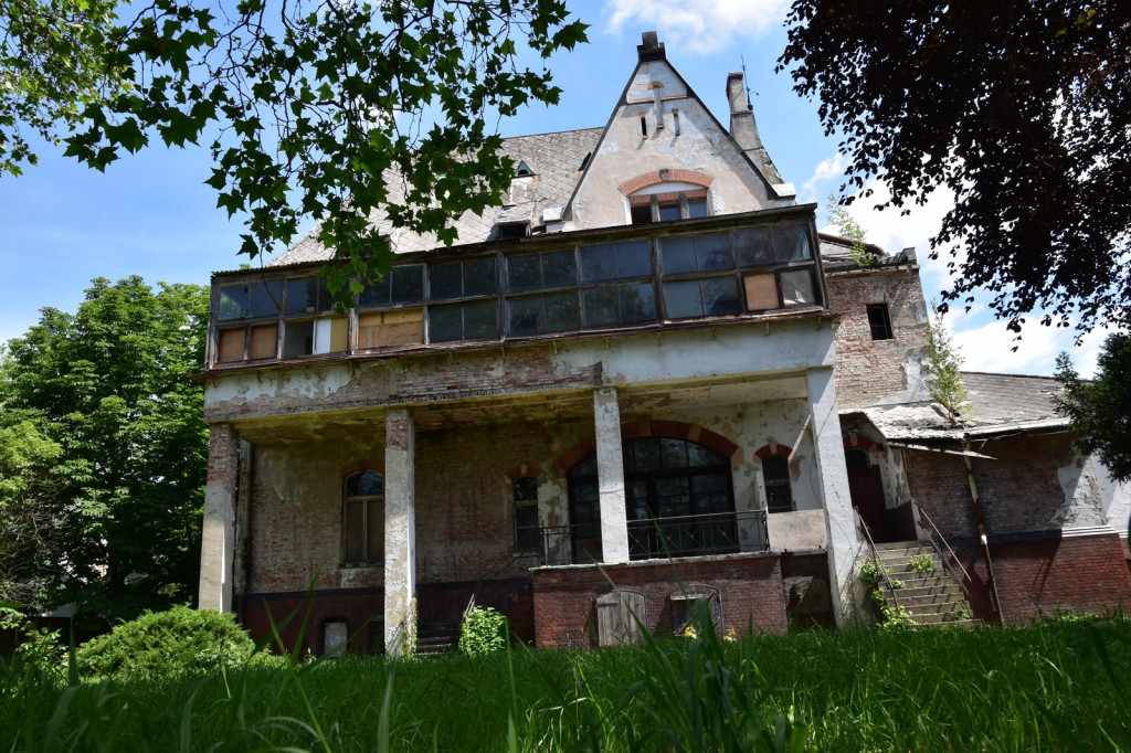 Gmina Brzeg chce sprzedać zabytkowy pałacyk przy ul. Jana Pawła II