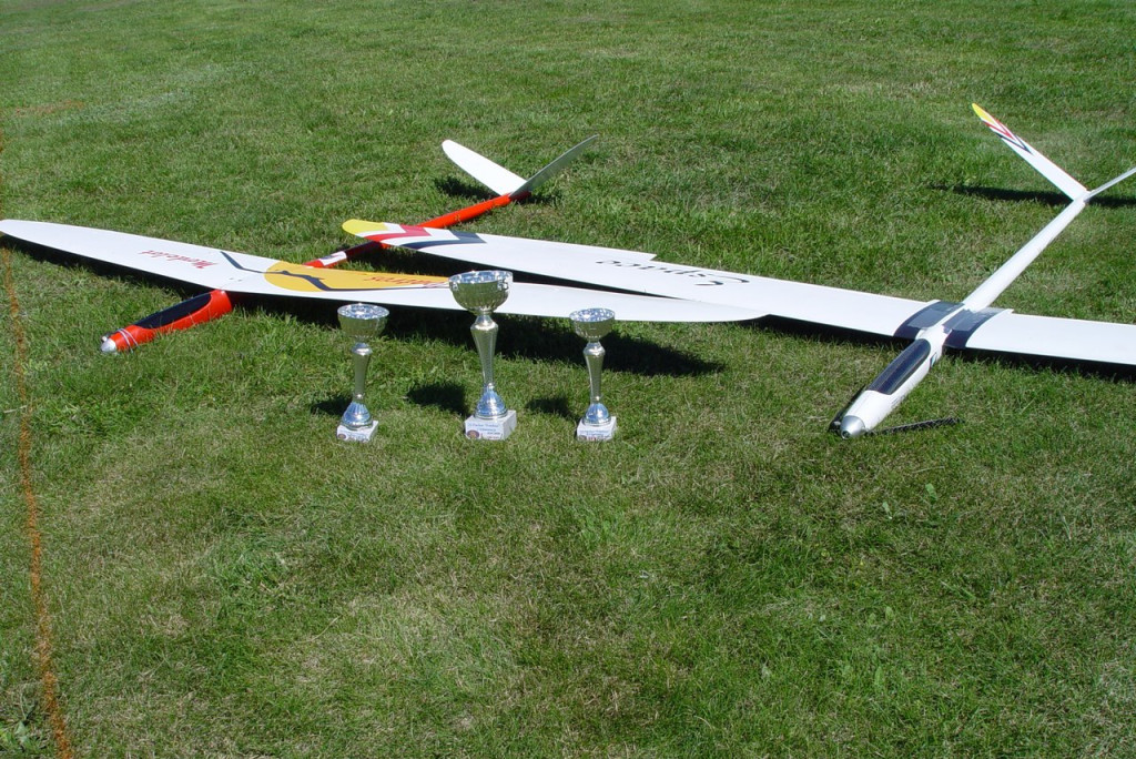Zawody zdalnie sterowanych motoszybowców [fotogaleria]