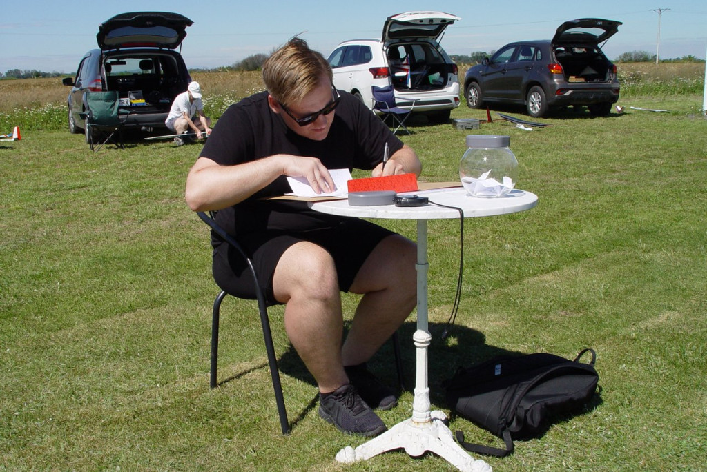 Zawody zdalnie sterowanych motoszybowców [fotogaleria]