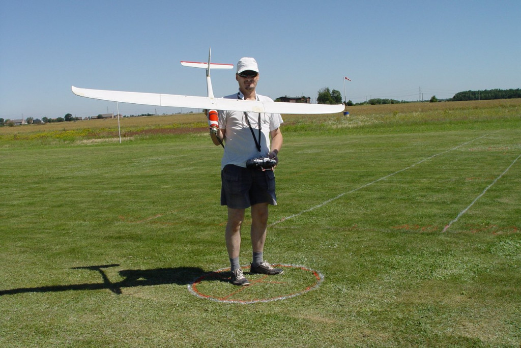 Zawody zdalnie sterowanych motoszybowców [fotogaleria]