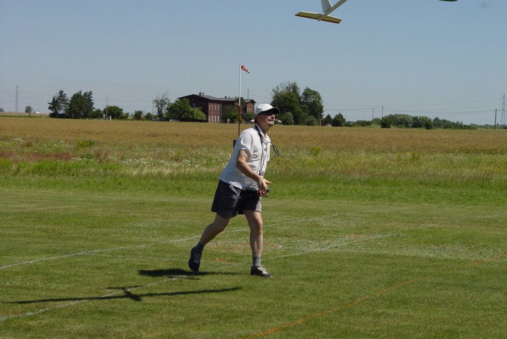 Zawody zdalnie sterowanych motoszybowców [fotogaleria]