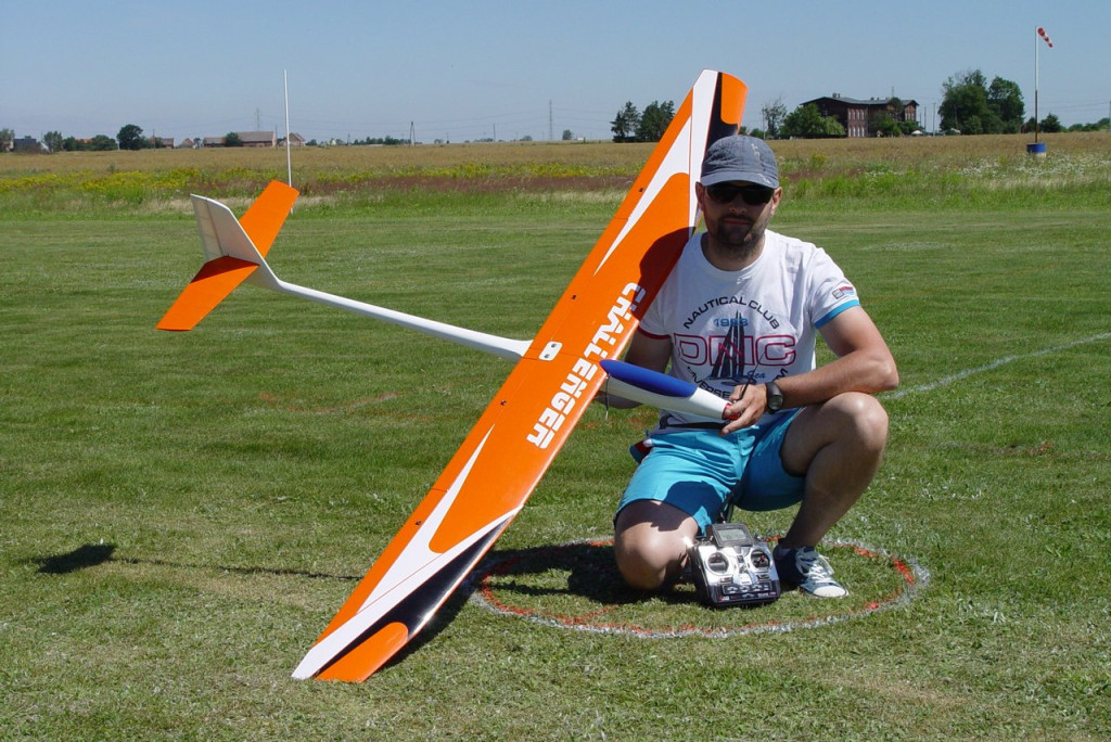 Zawody zdalnie sterowanych motoszybowców [fotogaleria]