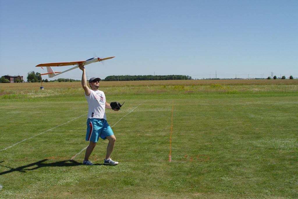 Zawody zdalnie sterowanych motoszybowców [fotogaleria]